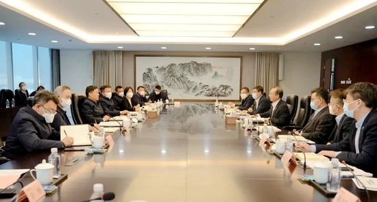 东方电气集团董事长俞培根率队访问中国华电